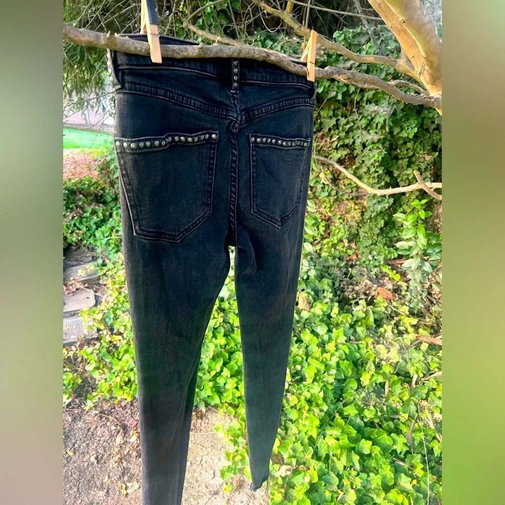 Free People Black Distressed Skinny Jeans 👖